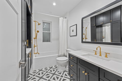 Tiny photo for 425 W Briar Place #1E, Chicago, IL 60657 (MLS # 12765537)