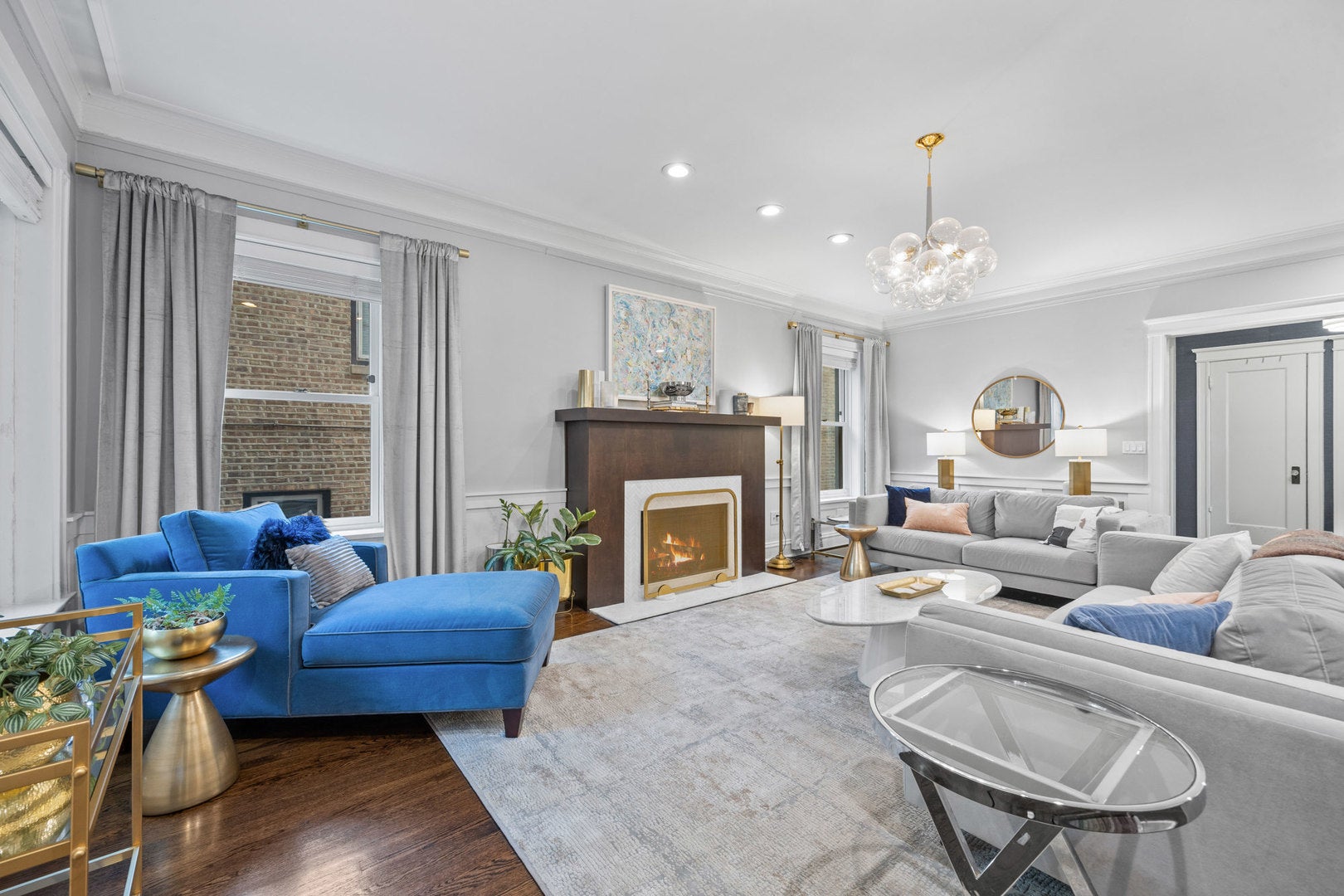 425 W Briar Place 1E