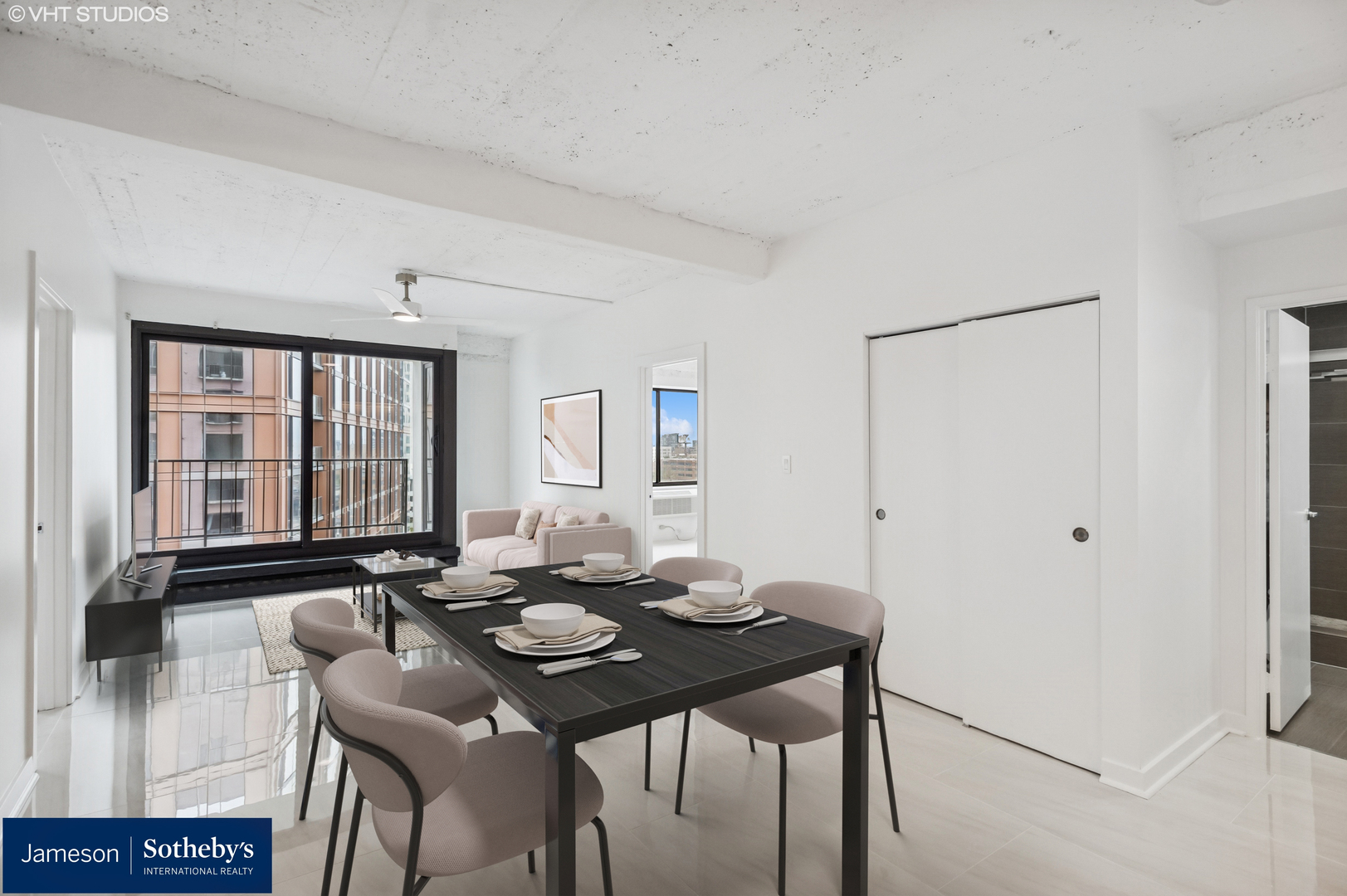 345 N Canal Street 1003