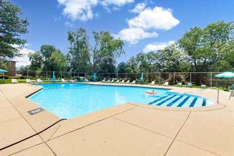 Tiny photo for 960 Beau Drive #307, Des Plaines, IL 60016 (MLS # 12754392)