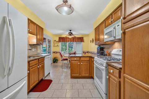 Tiny photo for 3173 Grandview Place, Darien, IL 60561 (MLS # 12642267)