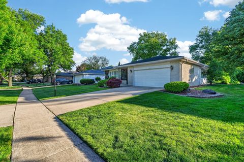 Tiny photo for 3173 Grandview Place, Darien, IL 60561 (MLS # 12642267)