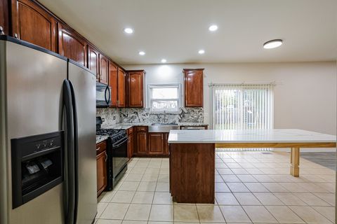 Tiny photo for 204 Aspen Circle, Gilberts, IL 60136 (MLS # 12502246)