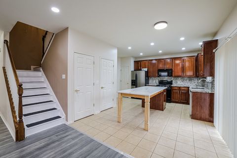 Tiny photo for 204 Aspen Circle, Gilberts, IL 60136 (MLS # 12502246)