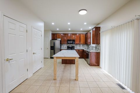 Tiny photo for 204 Aspen Circle, Gilberts, IL 60136 (MLS # 12502246)