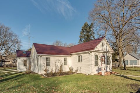 Tiny photo for 516 W 2nd Street, Momence, IL 60954 (MLS # 12448555)