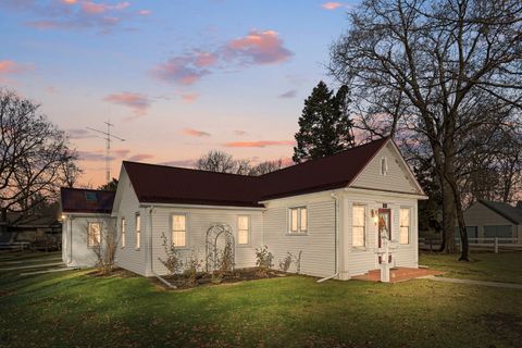 Photo of 516 W 2nd Street, Momence, IL 60954 (MLS # 12448555)