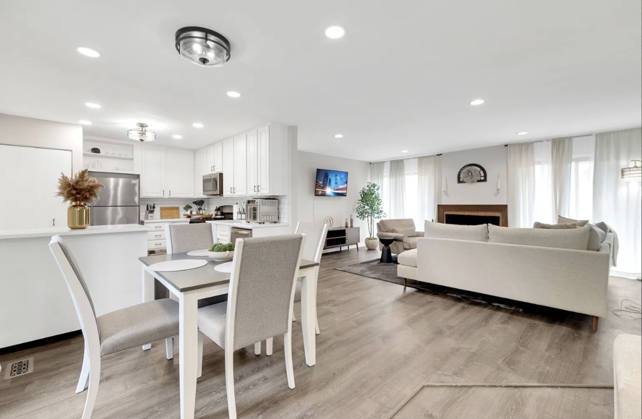 379 Sandhurst Circle 1