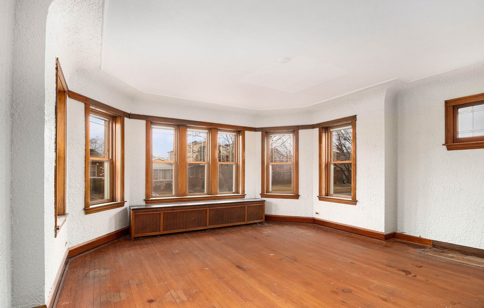 5119 N Menard Avenue