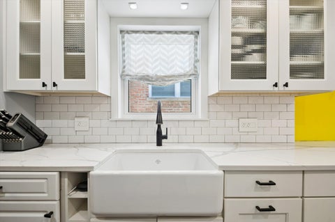 Tiny photo for 6755 N Washtenaw Avenue, Chicago, IL 60645 (MLS # 12680958)