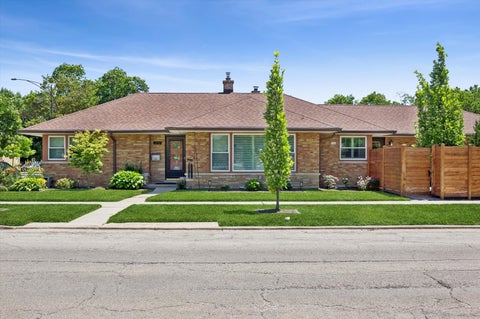 Tiny photo for 6755 N Washtenaw Avenue, Chicago, IL 60645 (MLS # 12680958)