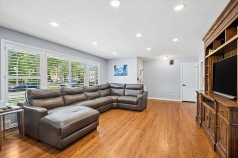 Tiny photo for 6755 N Washtenaw Avenue, Chicago, IL 60645 (MLS # 12680958)