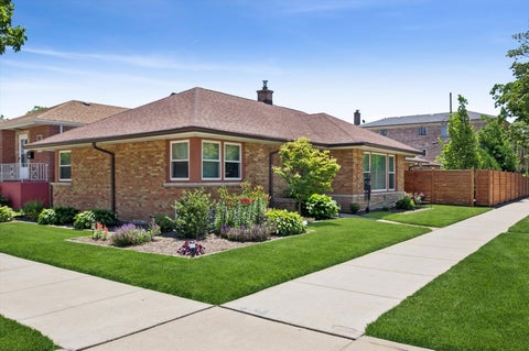 Photo of 6755 N Washtenaw Avenue, Chicago, IL 60645 (MLS # 12680958)