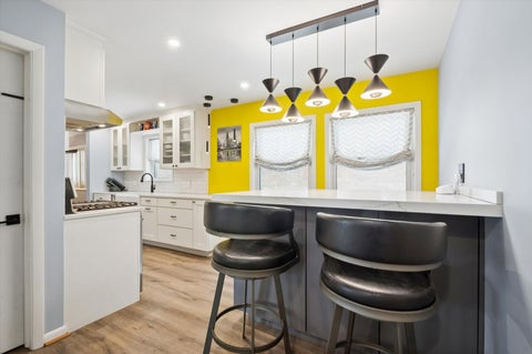 Tiny photo for 6755 N Washtenaw Avenue, Chicago, IL 60645 (MLS # 12680958)
