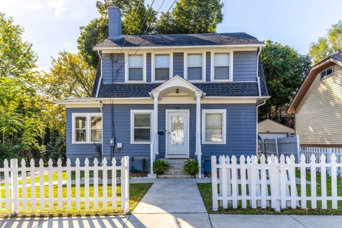 Photo of 519 Laurel Street, Elgin, IL 60120 (MLS # 12786059)