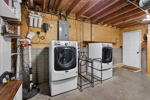 Tiny photo for 305 S 8th Street, Eldridge, IA 52748 (MLS # 12660341)