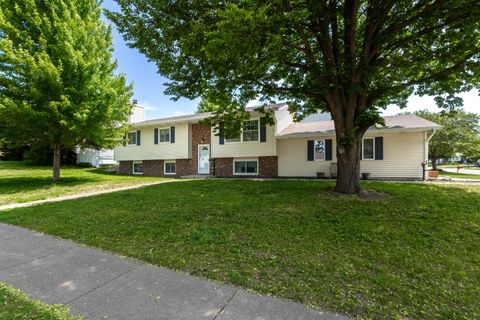 Tiny photo for 305 S 8th Street, Eldridge, IA 52748 (MLS # 12660341)