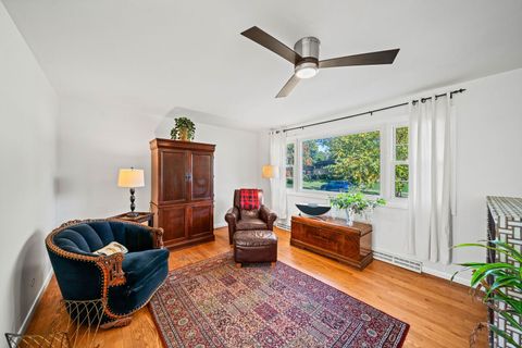 Tiny photo for 611 E Ironwood Drive, Mount Prospect, IL 60056 (MLS # 12509106)