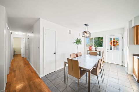 Tiny photo for 611 E Ironwood Drive, Mount Prospect, IL 60056 (MLS # 12509106)