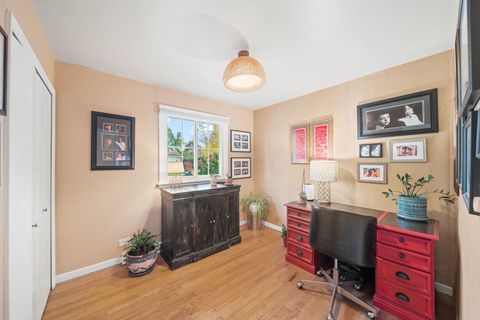 Tiny photo for 611 E Ironwood Drive, Mount Prospect, IL 60056 (MLS # 12509106)