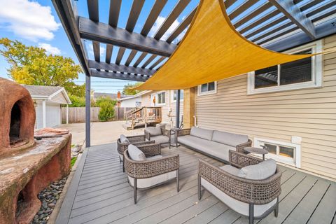 Tiny photo for 611 E Ironwood Drive, Mount Prospect, IL 60056 (MLS # 12509106)