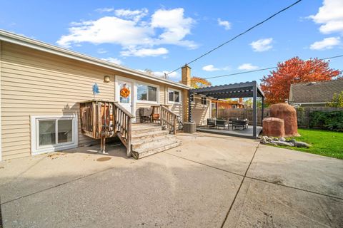 Tiny photo for 611 E Ironwood Drive, Mount Prospect, IL 60056 (MLS # 12509106)