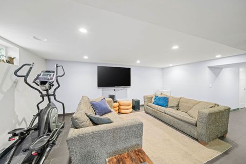 Tiny photo for 611 E Ironwood Drive, Mount Prospect, IL 60056 (MLS # 12509106)