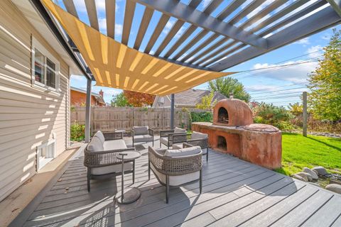 Tiny photo for 611 E Ironwood Drive, Mount Prospect, IL 60056 (MLS # 12509106)