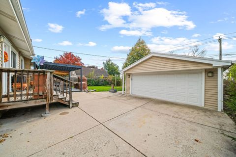 Tiny photo for 611 E Ironwood Drive, Mount Prospect, IL 60056 (MLS # 12509106)