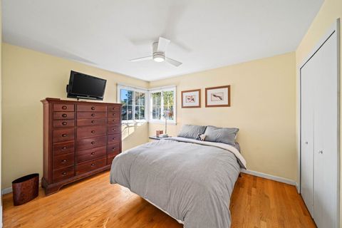 Tiny photo for 611 E Ironwood Drive, Mount Prospect, IL 60056 (MLS # 12509106)