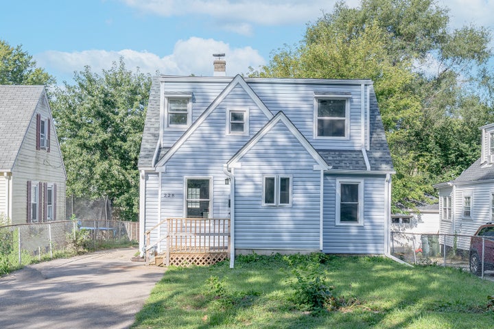 Photo 1 of 26 — 228 Highmoor Drive, Round Lake Park, IL 60073