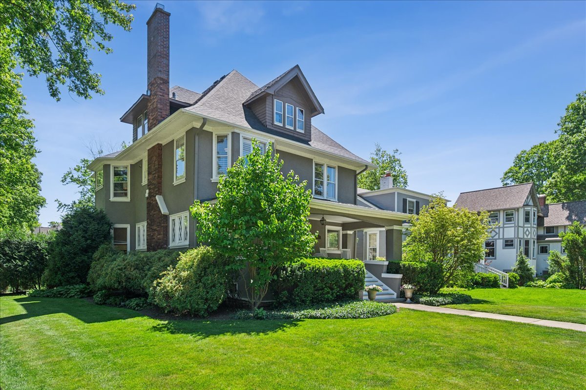 1001 Lake Avenue