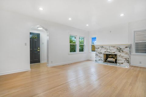 Tiny photo for 9602 S Troy Avenue, Evergreen Park, IL 60805 (MLS # 12372376)