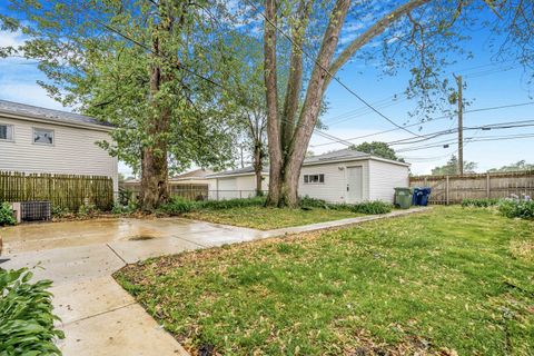 Tiny photo for 9602 S Troy Avenue, Evergreen Park, IL 60805 (MLS # 12372376)