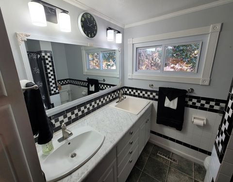 Tiny photo for 1110 N Franklin Street, Salem, IL 62881 (MLS # 12570382)