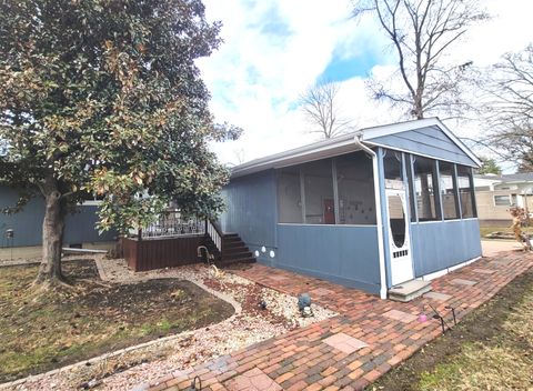 Tiny photo for 1110 N Franklin Street, Salem, IL 62881 (MLS # 12570382)