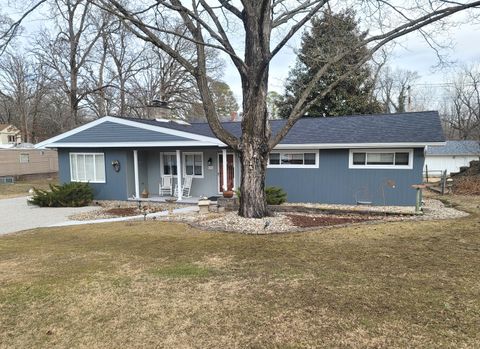 Tiny photo for 1110 N Franklin Street, Salem, IL 62881 (MLS # 12570382)