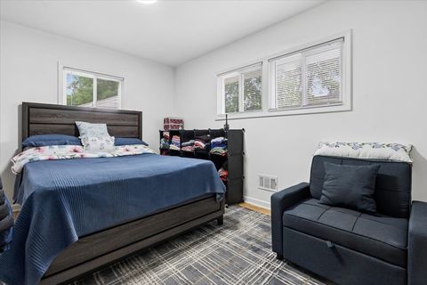 Tiny photo for 620 N Main Street, Mount Prospect, IL 60056 (MLS # 12706376)
