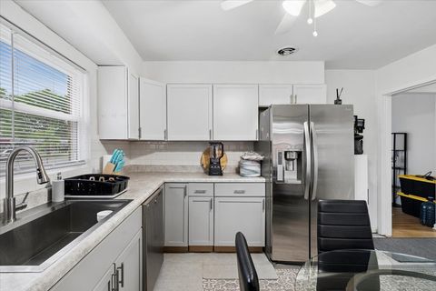 Tiny photo for 620 N Main Street, Mount Prospect, IL 60056 (MLS # 12706376)