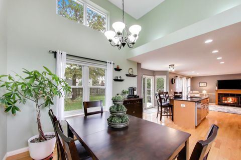 Tiny photo for 470 Country Place, Lindenhurst, IL 60046 (MLS # 12499978)