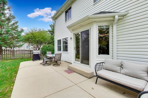 Tiny photo for 470 Country Place, Lindenhurst, IL 60046 (MLS # 12499978)