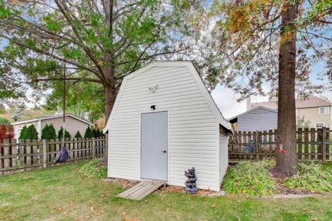 Tiny photo for 470 Country Place, Lindenhurst, IL 60046 (MLS # 12499978)