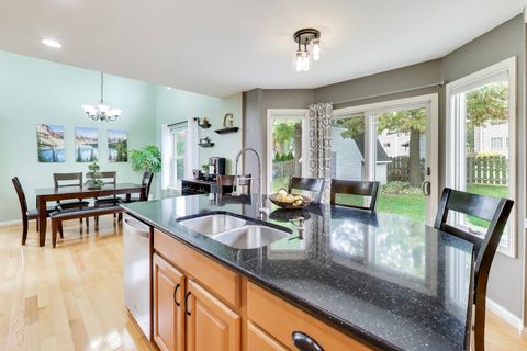 Tiny photo for 470 Country Place, Lindenhurst, IL 60046 (MLS # 12499978)