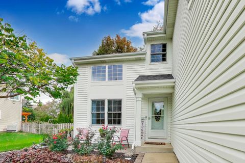 Tiny photo for 470 Country Place, Lindenhurst, IL 60046 (MLS # 12499978)