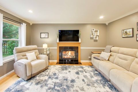 Tiny photo for 470 Country Place, Lindenhurst, IL 60046 (MLS # 12499978)