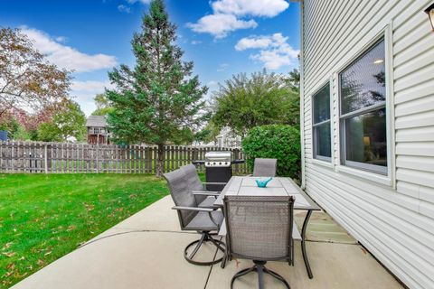 Tiny photo for 470 Country Place, Lindenhurst, IL 60046 (MLS # 12499978)