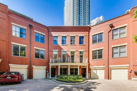 410 N CLINTON Street Chicago IL 60654