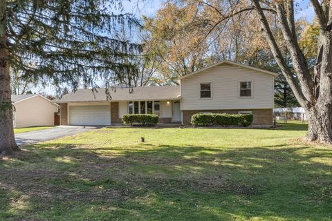 Photo of 2N238 Highland Avenue, Glen Ellyn, IL 60137 (MLS # 12521468)