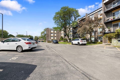 Tiny photo for 6800 N California Avenue #4L, Chicago, IL 60645 (MLS # 12741790)