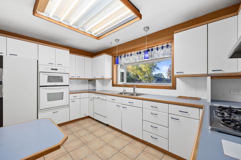 Tiny photo for 4915 Pershing Avenue, Downers Grove, IL 60515 (MLS # 12498624)